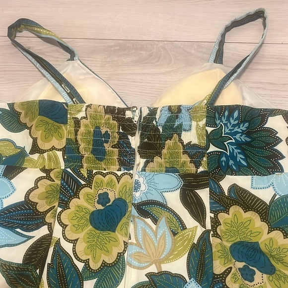 Women’s dress - Picture 8 of 10